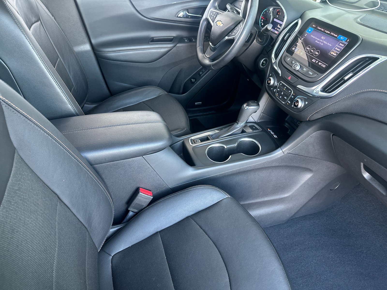 Used 2020 Chevrolet Equinox Premier FWD image 16
