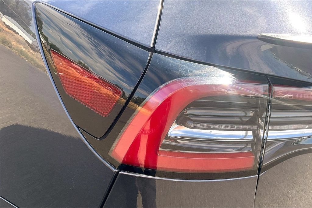 Used 2022 Tesla Model 3 Performance AWD/4WD image 26