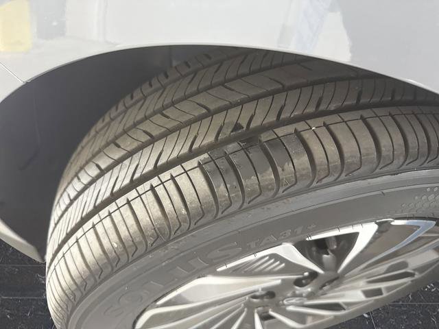 New 2025 Hyundai Sonata Limited image 39