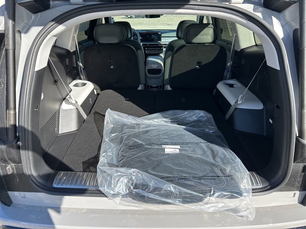 New 2026 Hyundai Ioniq 9 Calligraphy image 32