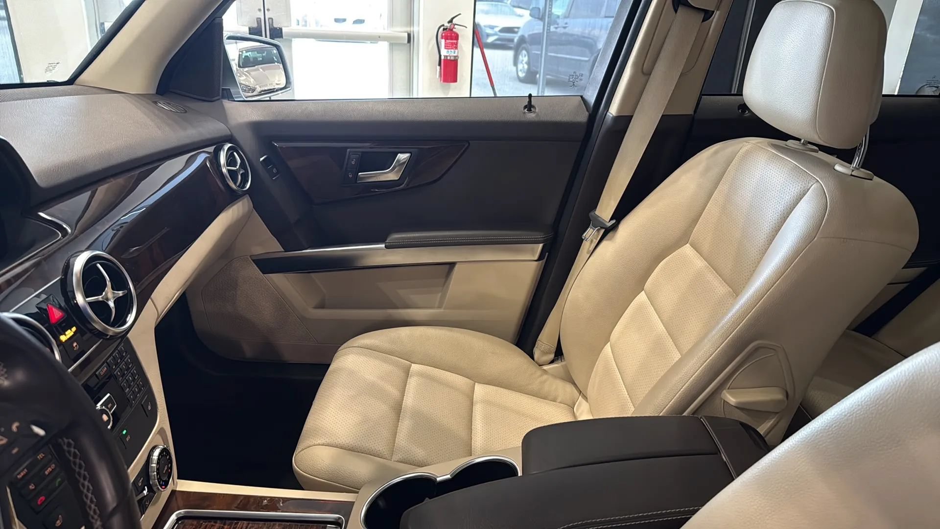 Used 2014 Mercedes-Benz GLK 350 2WD image 25