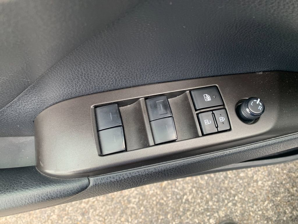 Used 2023 Toyota Camry SE FWD image 13