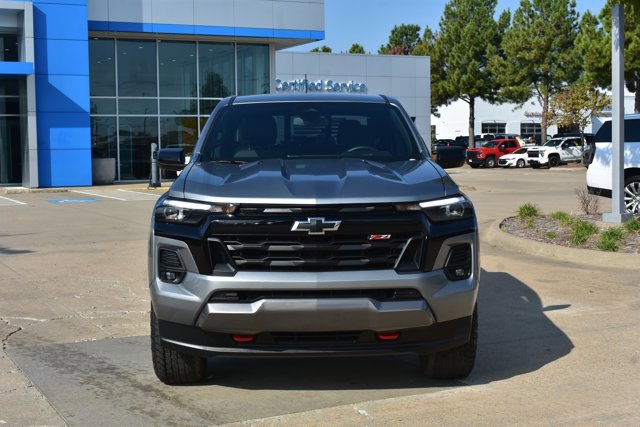 Used 2023 Chevrolet Colorado Z71 image 2