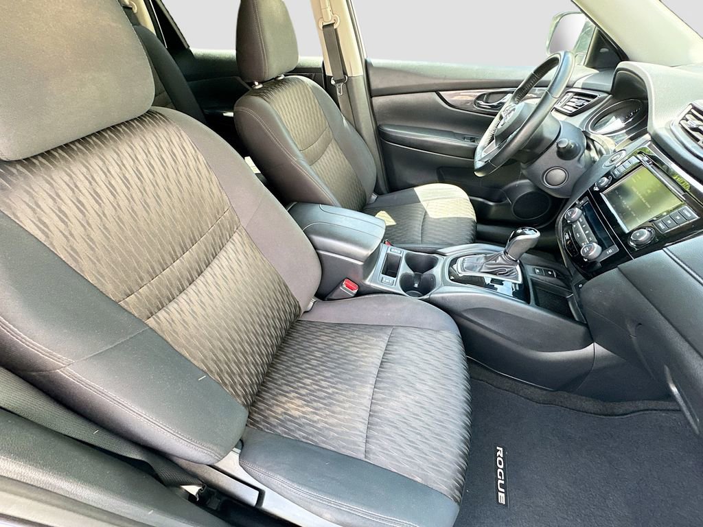 Used 2019 Nissan Rogue SV w/ Premium Package image 22
