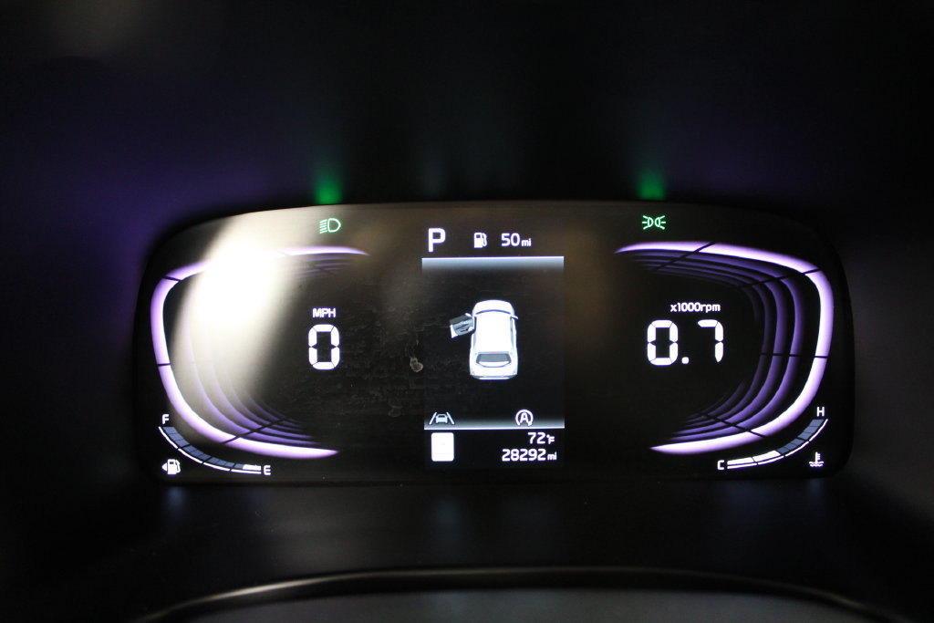 Used 2025 Kia Soul LX w/ LX Technology Package FWD image 36