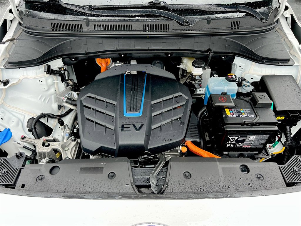 Used 2023 Hyundai Kona SE w/ Cargo Package image 24