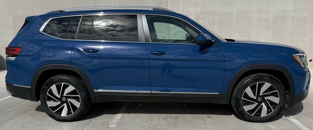 Certified 2025 Volkswagen Atlas SEL image 3