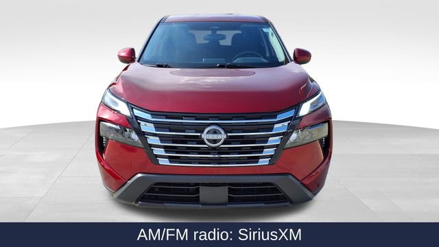 Used 2025 Nissan Rogue SV AWD/4WD image 2