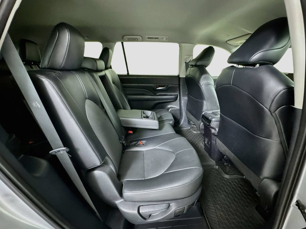 Used 2024 Toyota Grand Highlander AWD Hybrid image 27