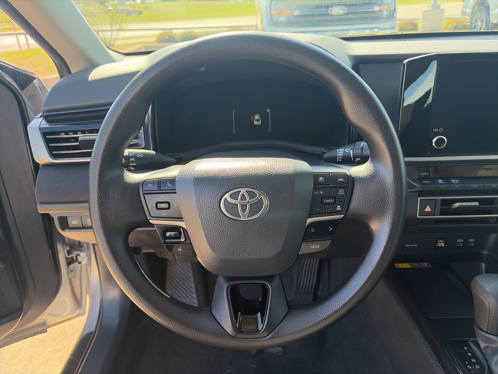 Used 2025 Toyota Camry LE FWD image 16