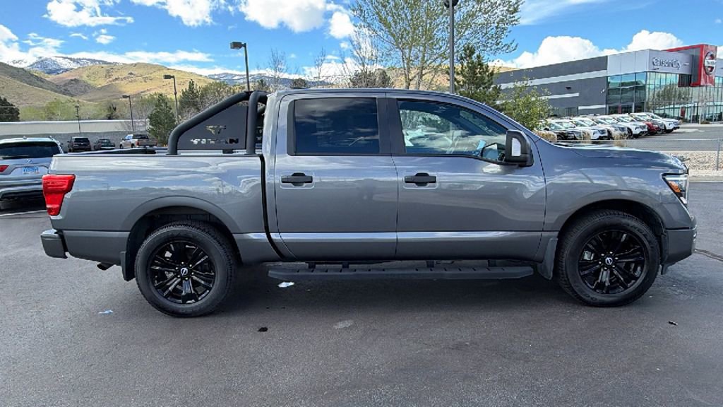 Used 2023 Nissan Titan SV w/ SV Convenience Package AWD/4WD image 2