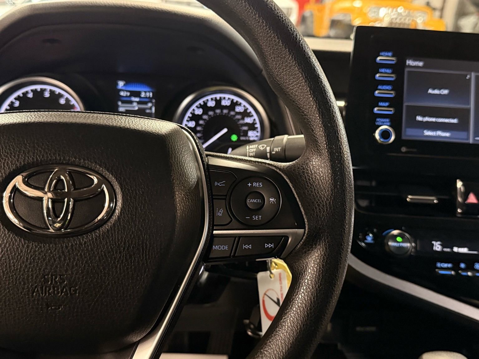 Used 2022 Toyota Camry LE image 39