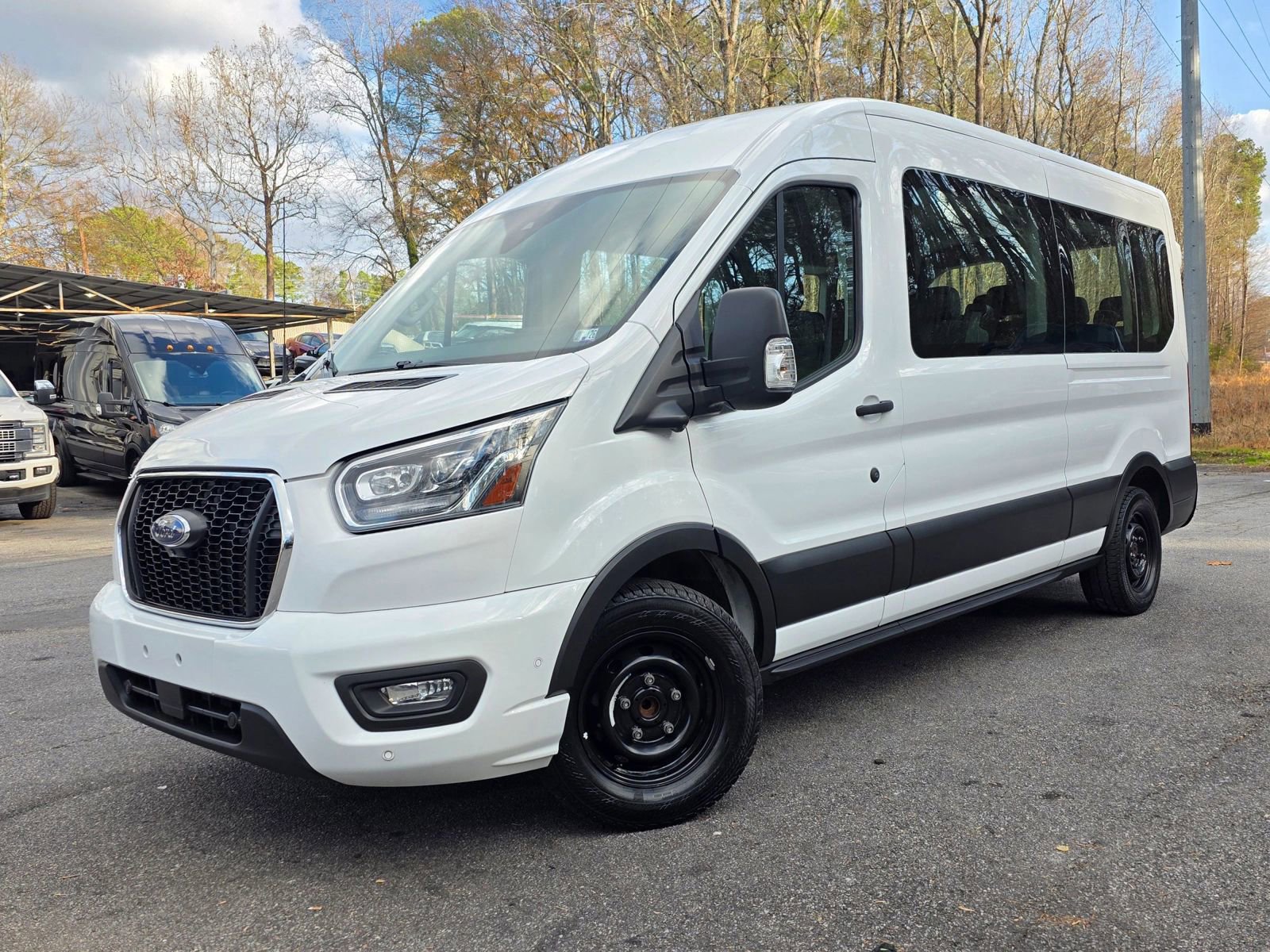 Used 2023 Ford Transit 350 XLT RWD image 3