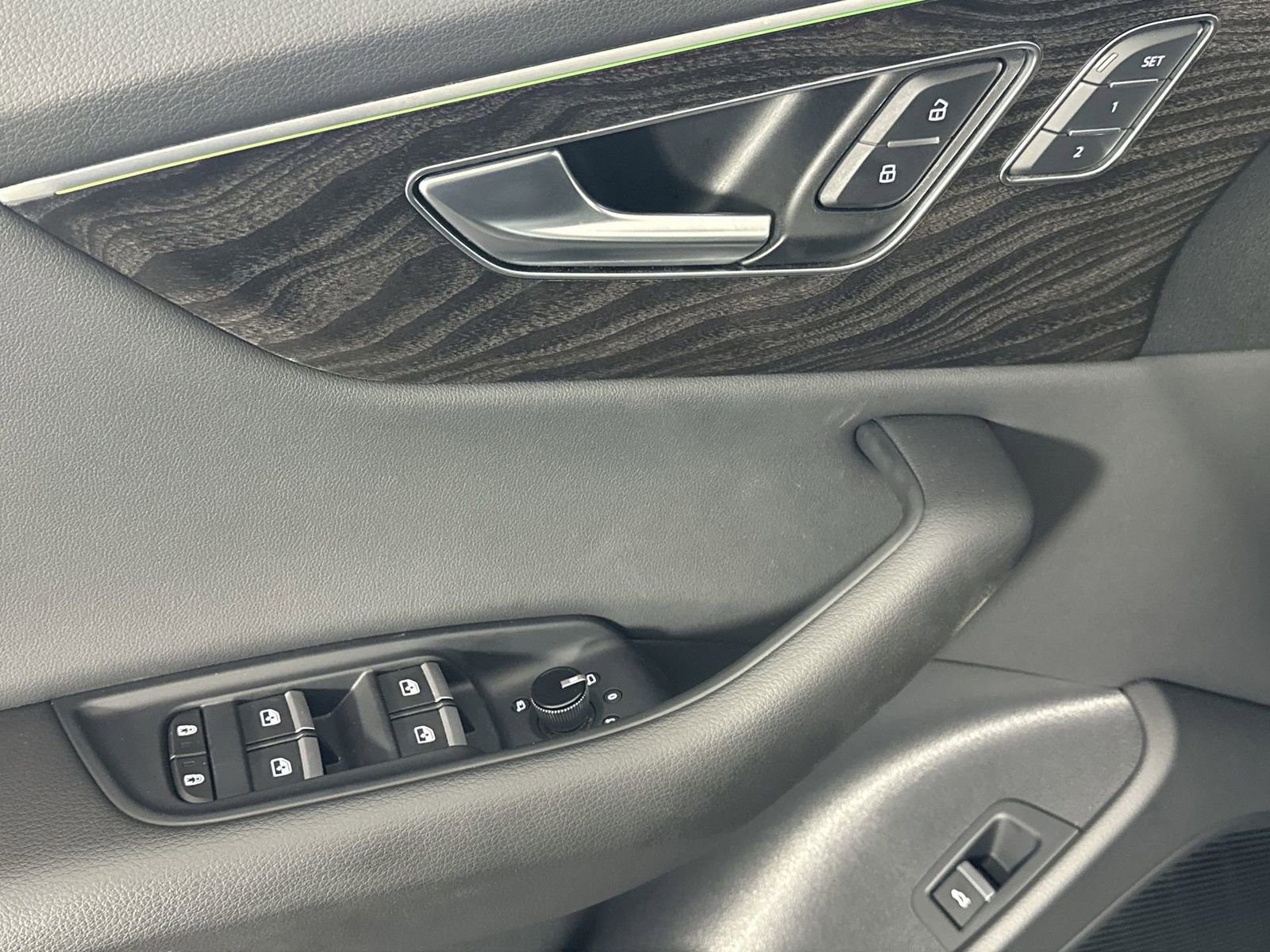 Used 2021 Audi Q8 Prestige image 13