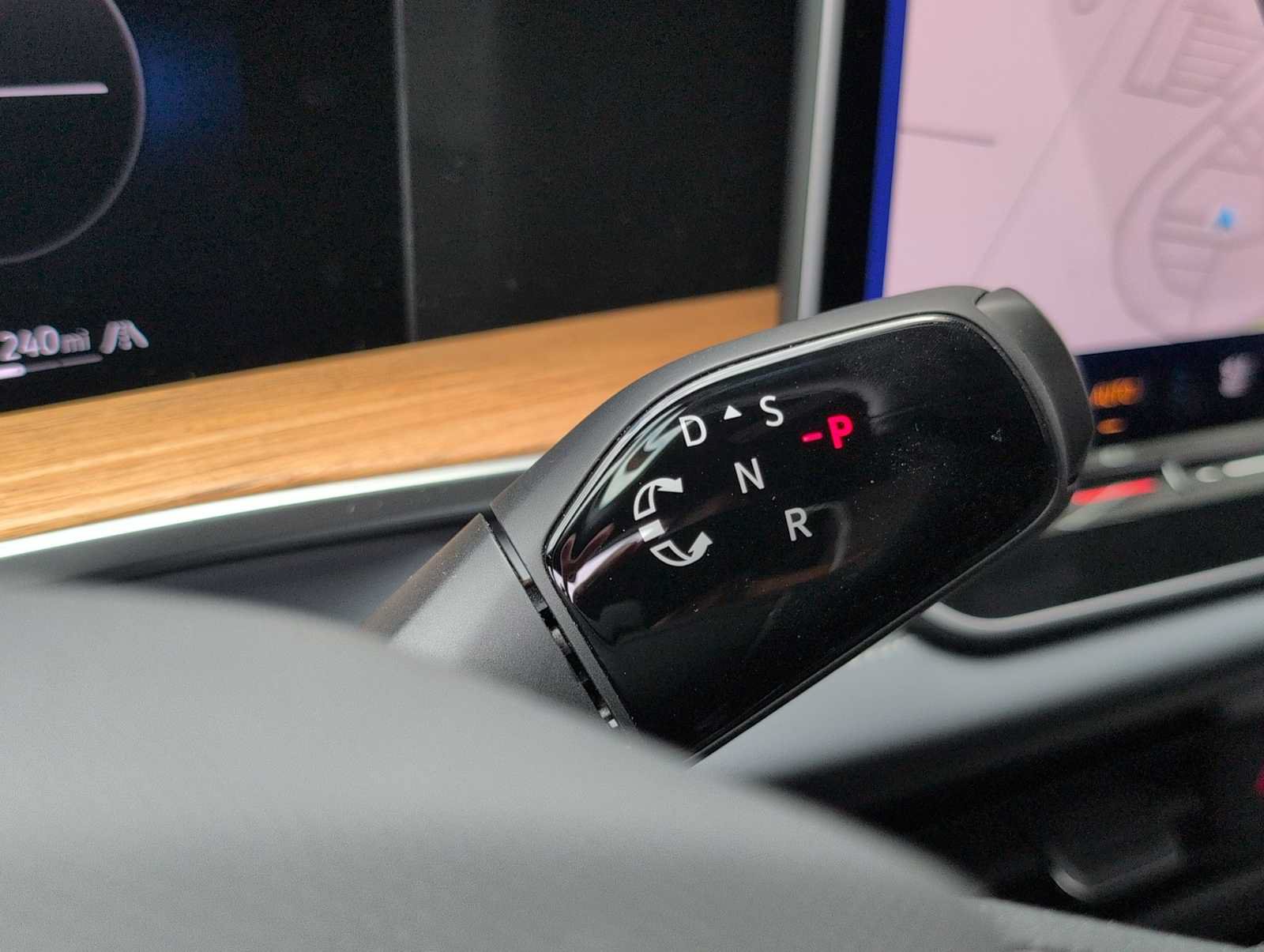 Used 2025 Volkswagen Tiguan SEL R-Line AWD/4WD image 29