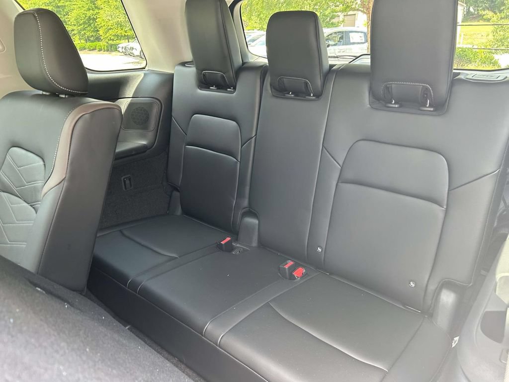 Used 2024 Nissan Pathfinder Platinum w/ Cargo Package FWD image 11