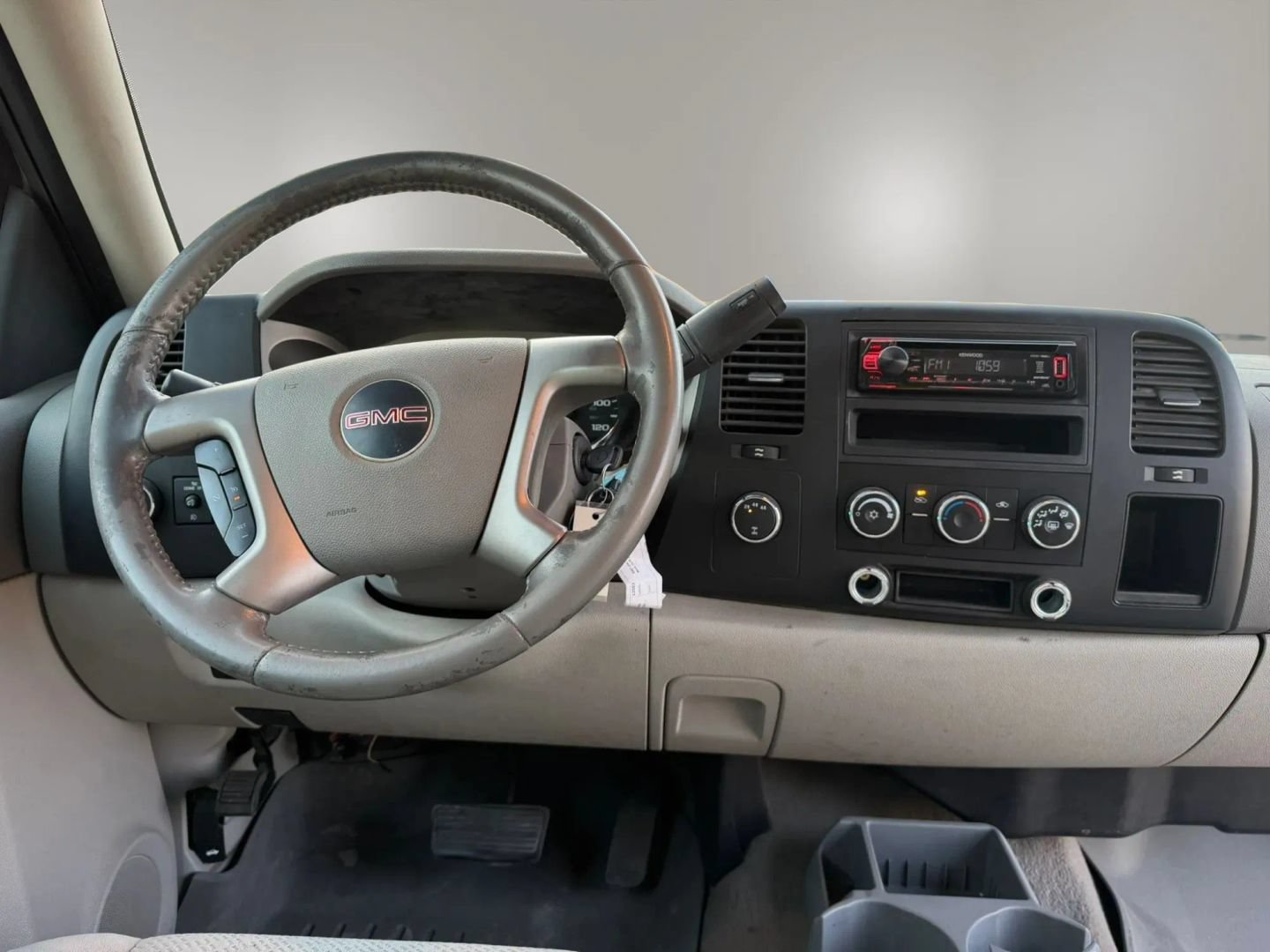 Used 2007 GMC Sierra 2500 SLE w/ Z71 Off-Road Package AWD/4WD image 18