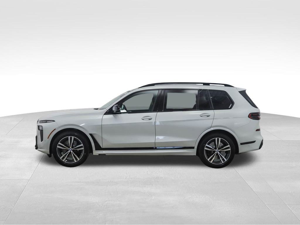 Used 2025 BMW X7 M60i image 2
