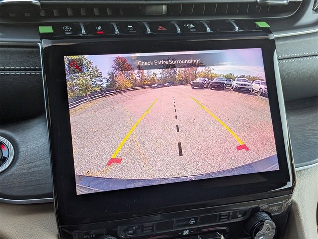 New 2025 Jeep Grand Cherokee Limited image 23