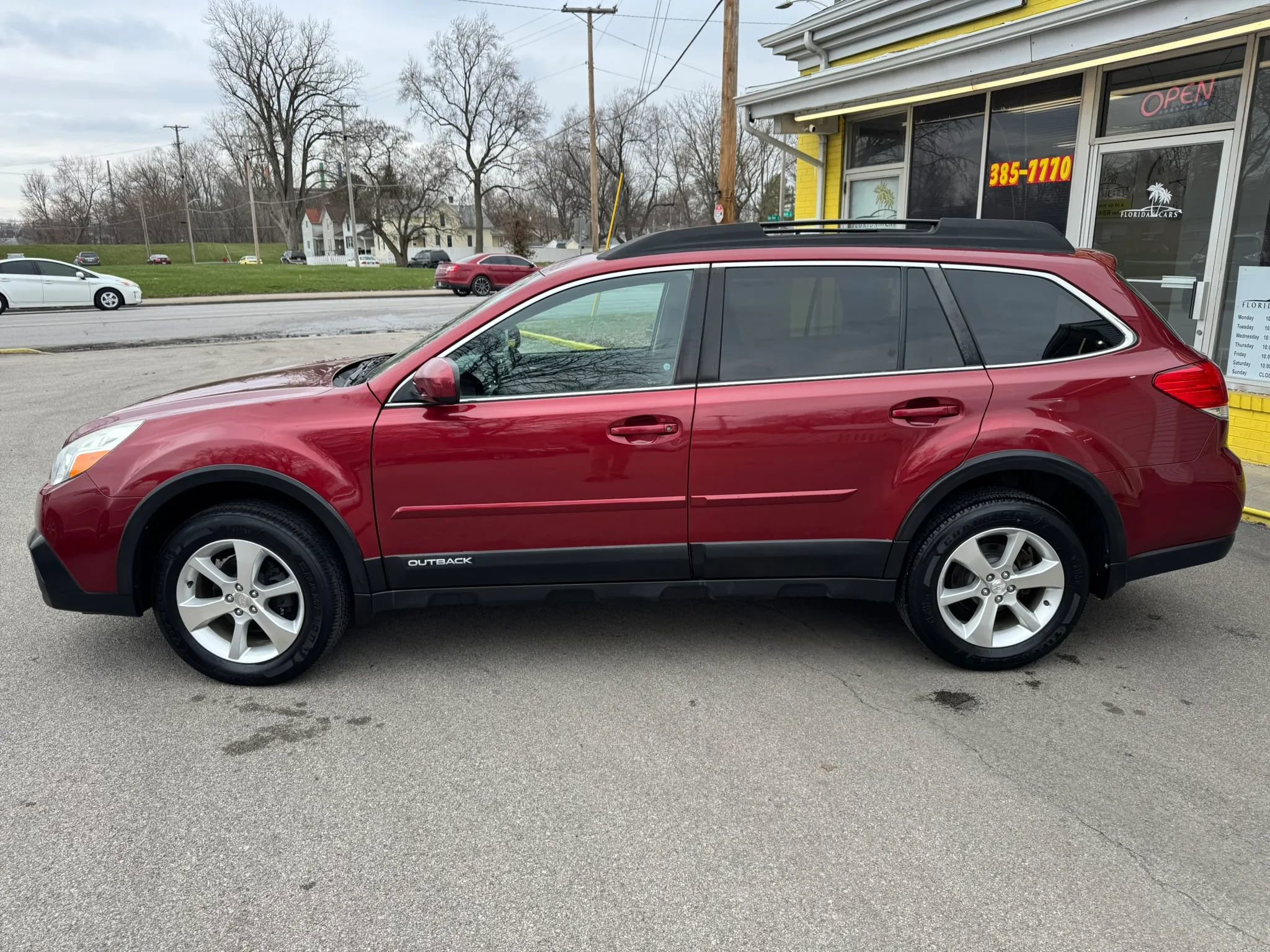 Used 2014 Subaru Outback 2.5i Limited w/ Moonroof Package AWD/4WD image 3