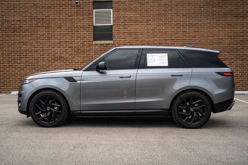 Used 2024 Land Rover Range Rover Sport SE AWD/4WD image 3