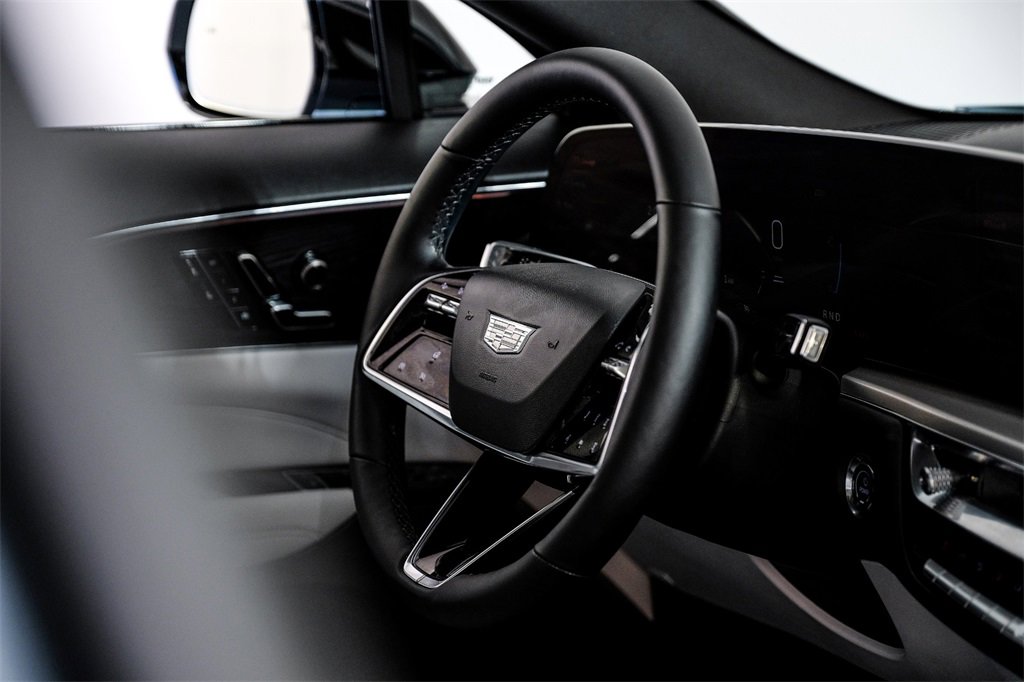 Used 2024 Cadillac Lyriq Luxury image 14