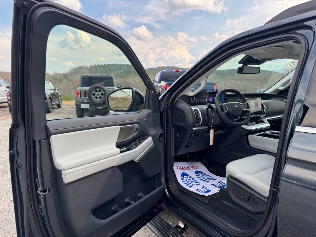 New 2026 Ford Expedition Platinum w/ Driver's Package AWD/4WD image 14