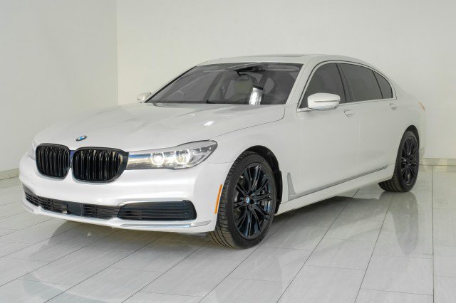 Used 2019 BMW 740i w/ Executive Package RWD image 4