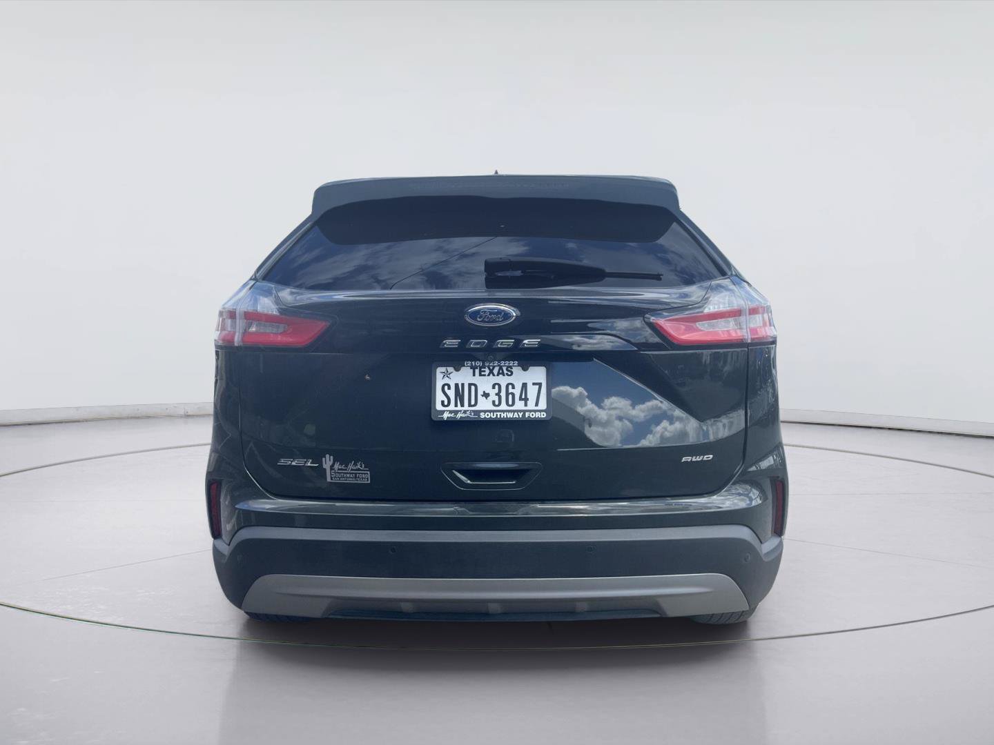 Used 2022 Ford Edge SEL w/ Convenience Package AWD/4WD image 4