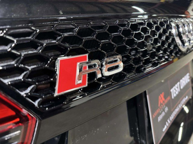 Used 2017 Audi R8 V10 w/ Carbon Exterior Package image 45
