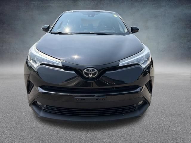 Used 2018 Toyota C-HR XLE FWD image 3
