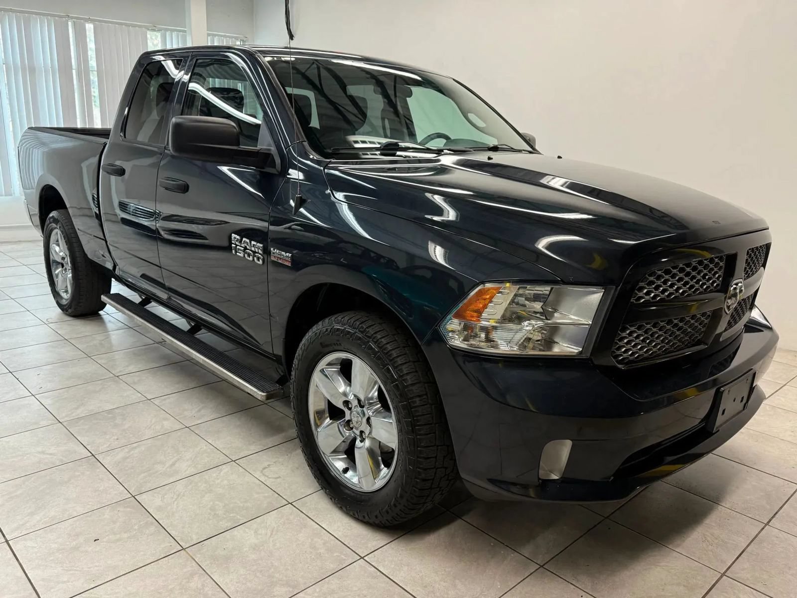 Used 2018 RAM 1500 Express w/ Express Value Package AWD/4WD image 1