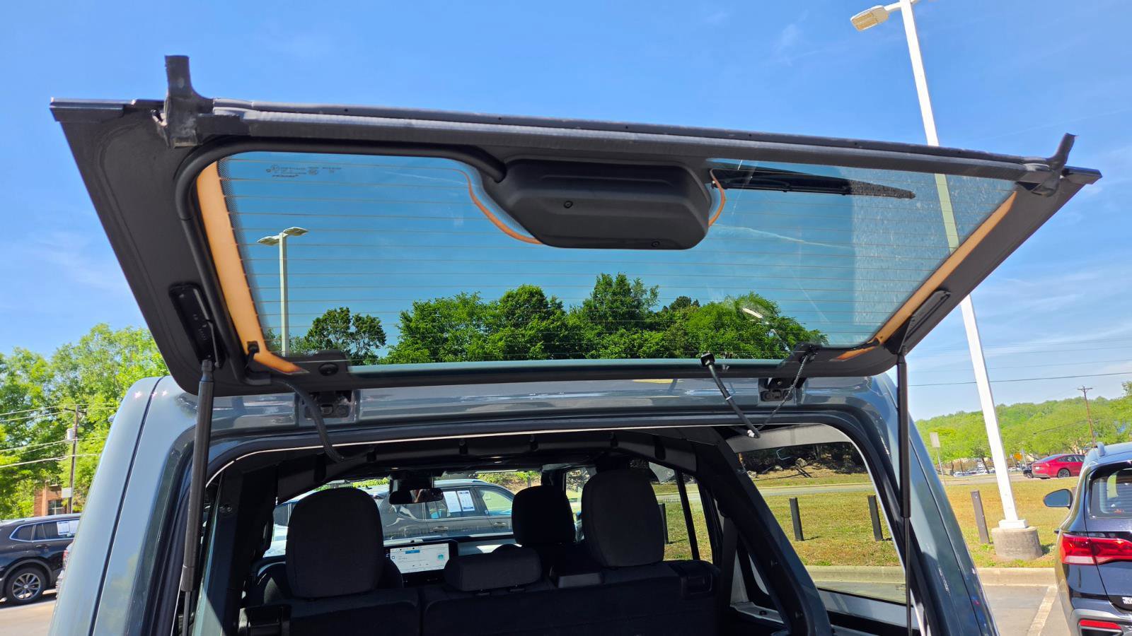 Used 2024 Jeep Wrangler Sahara image 66