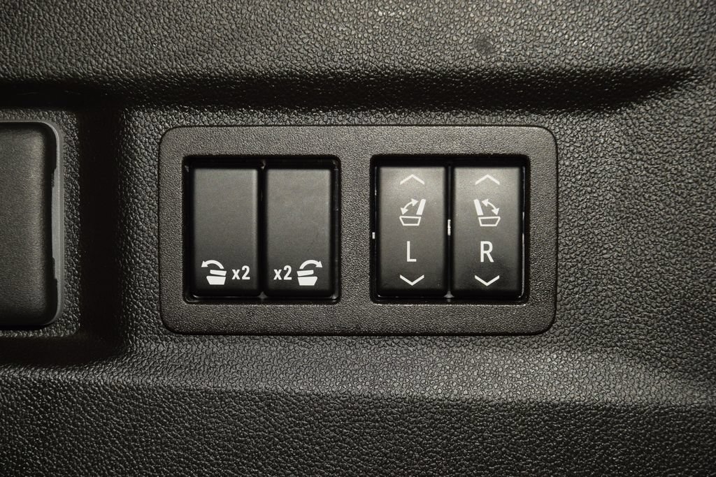 Used 2023 Chevrolet Tahoe High Country AWD/4WD image 23