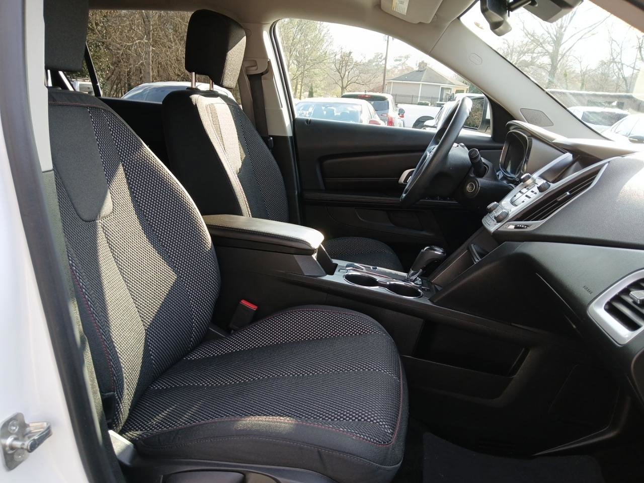 Used 2016 GMC Terrain SLE image 17