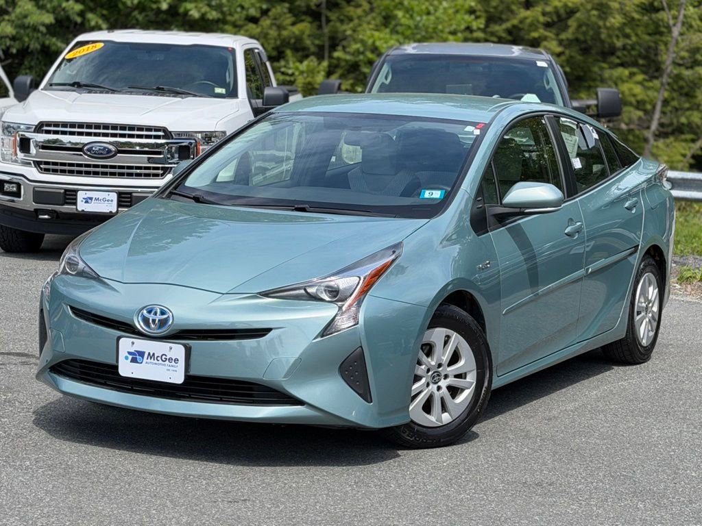 Used 2016 Toyota Prius Two FWD video 1