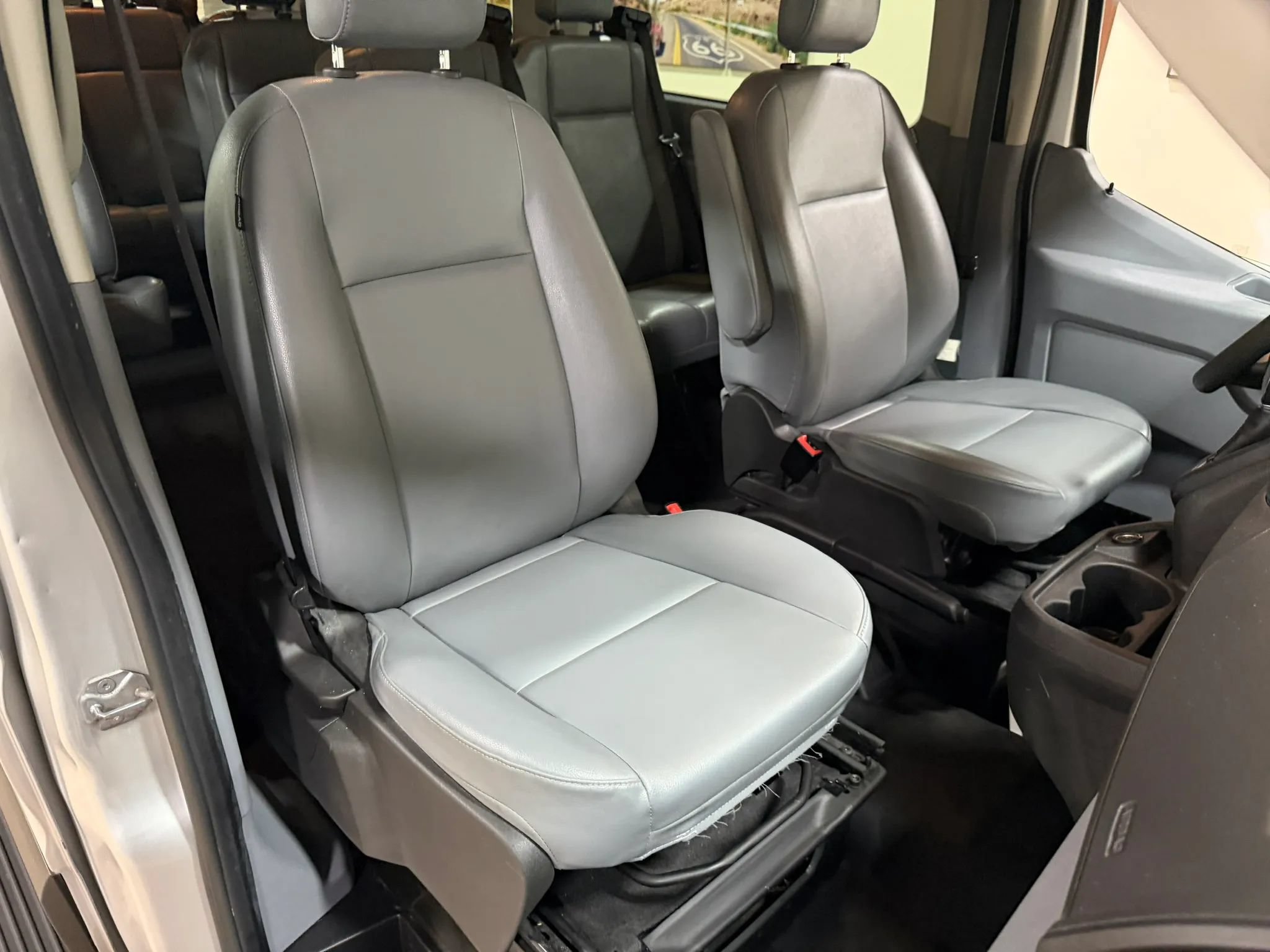 Used 2019 Ford Transit 150 XL RWD image 33