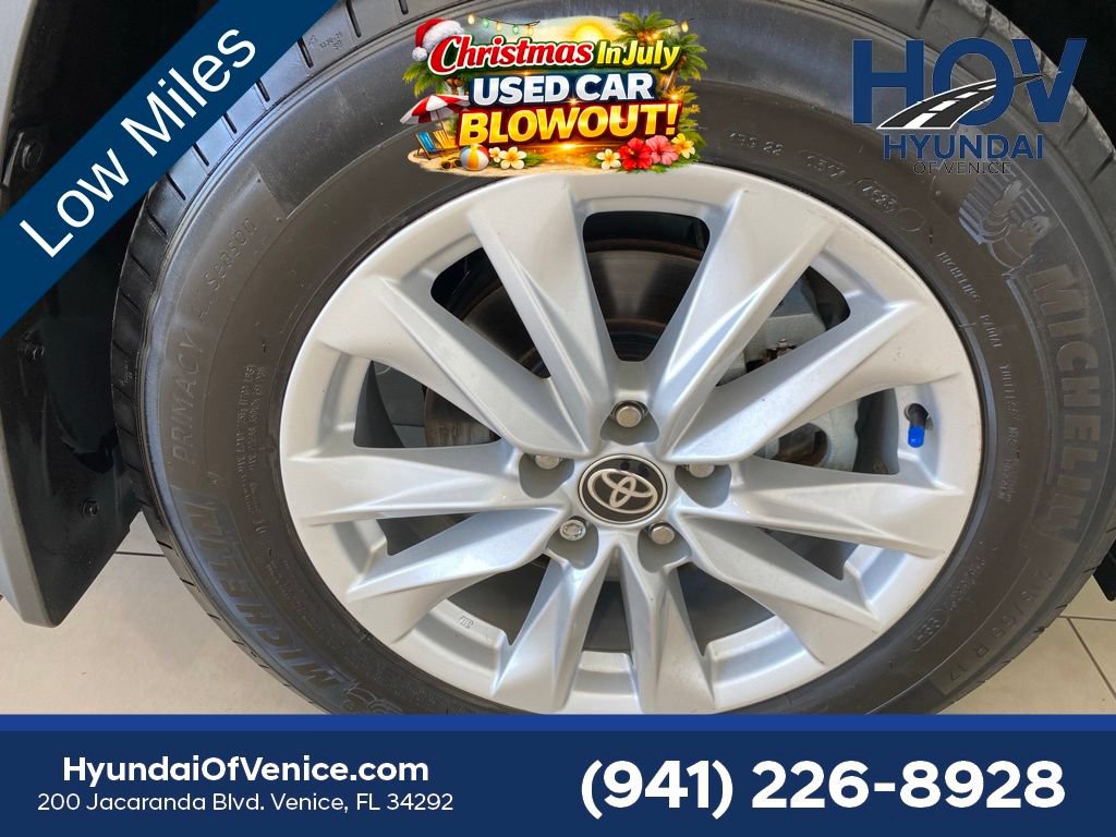 Used 2024 Toyota Corolla Cross LE w/ Moonroof Package FWD image 47