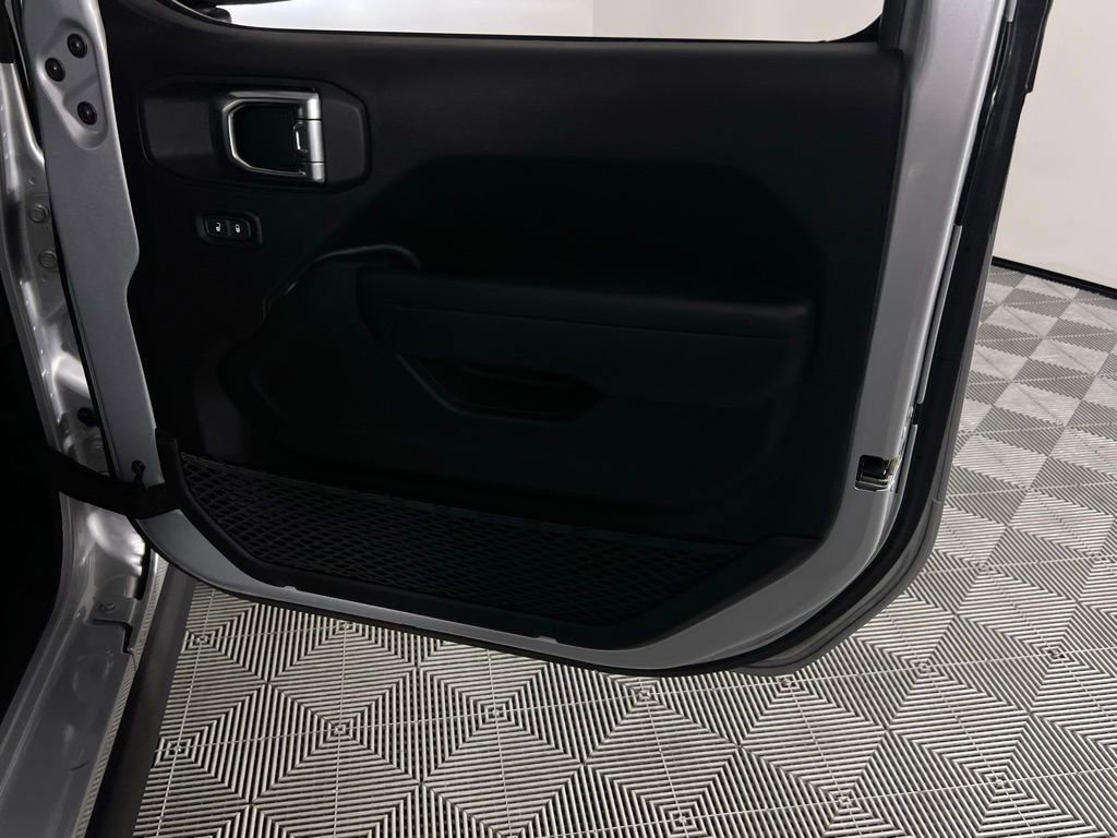 Used 2023 Jeep Wrangler Unlimited image 38