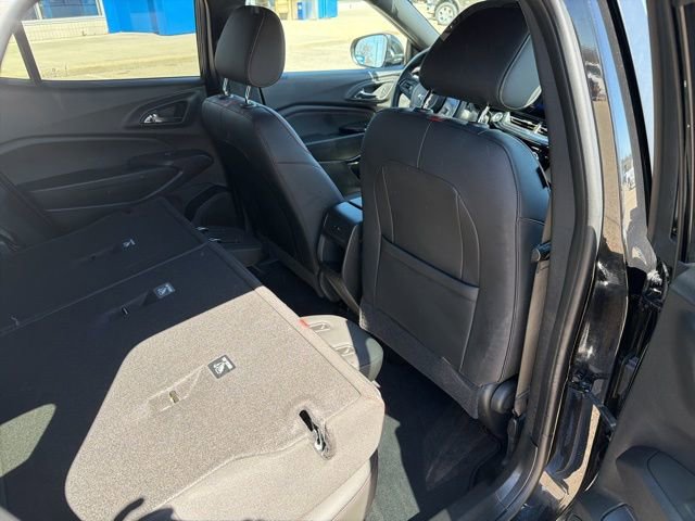 Used 2024 Chevrolet Trax RS FWD image 32