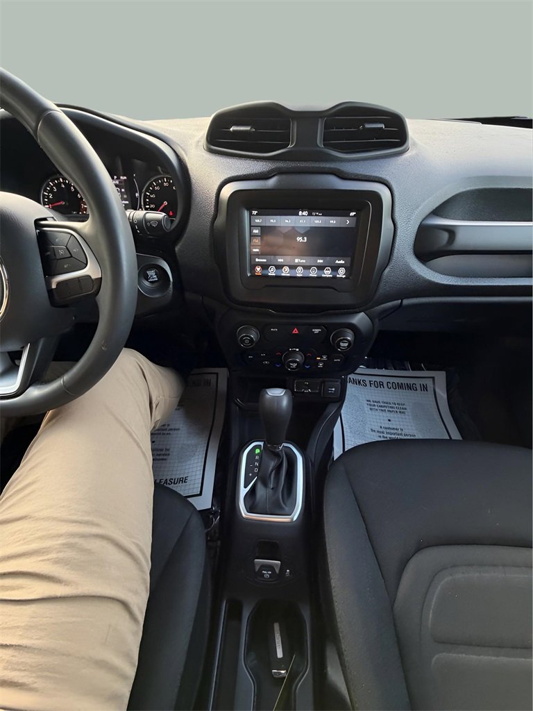 Used 2020 Jeep Renegade Latitude image 27
