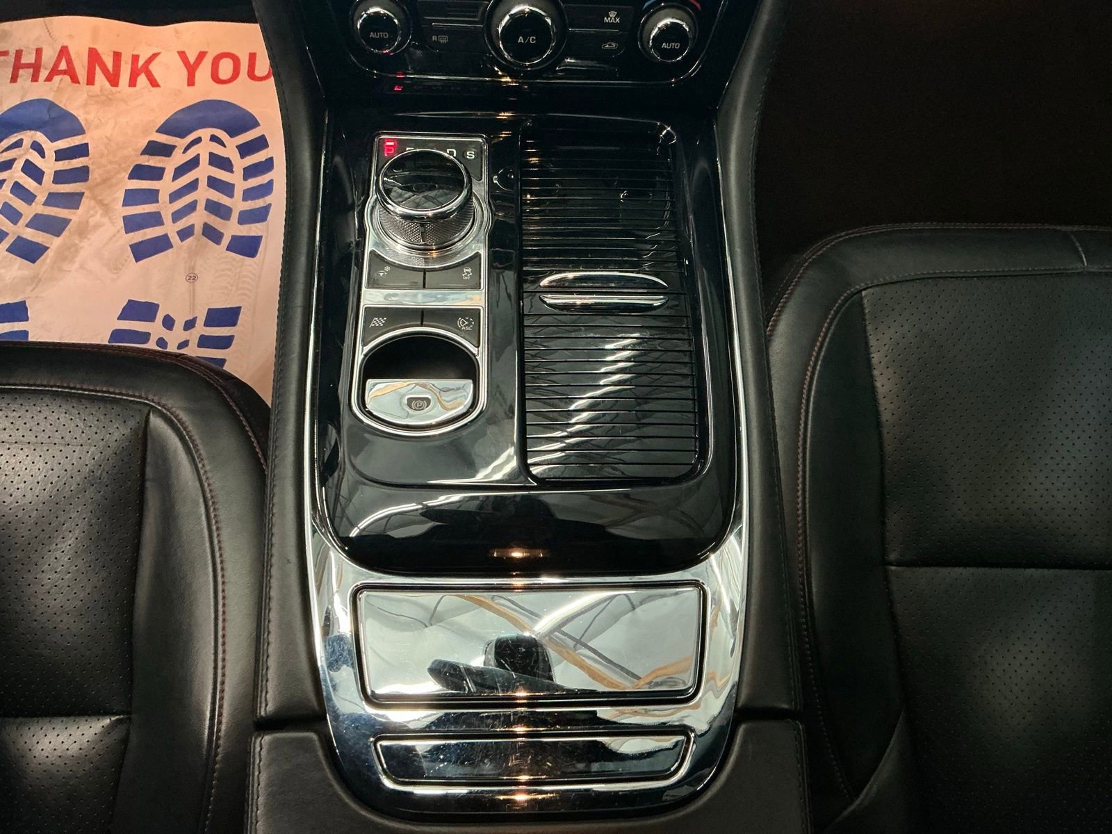 Used 2015 Jaguar XJ R LWB image 29