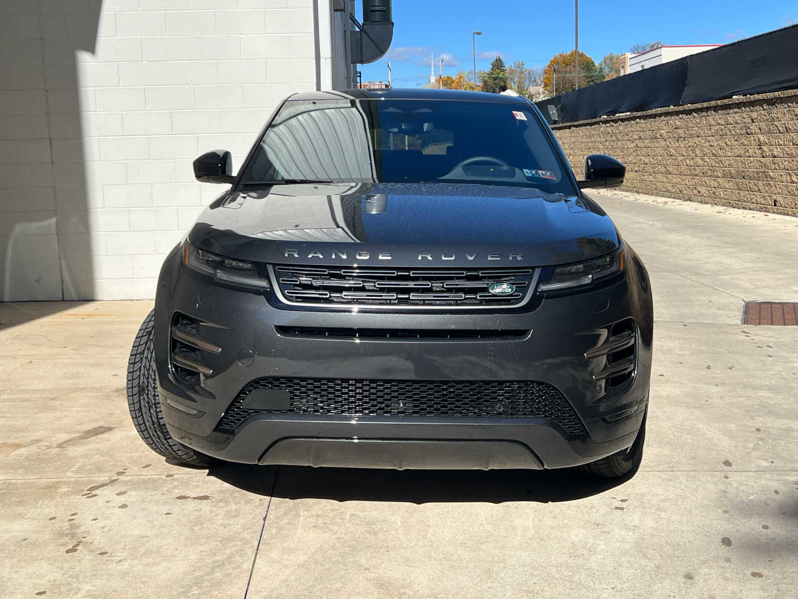Used 2025 Land Rover Range Rover Evoque Dynamic SE image 2