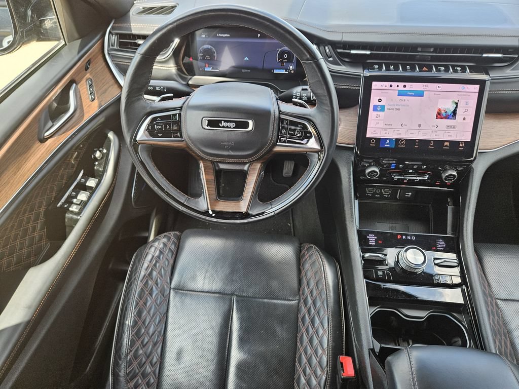 Used 2023 Jeep Grand Cherokee Summit w/ Luxury Tech Group V AWD/4WD image 34