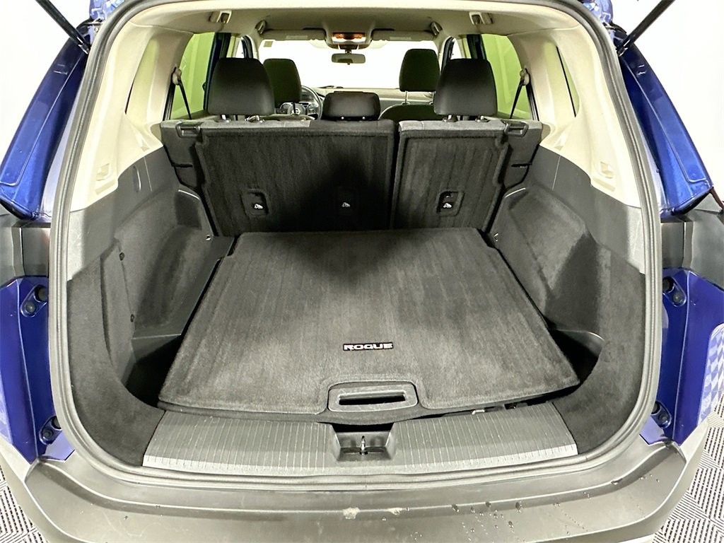 Used 2023 Nissan Rogue SV image 17