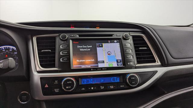 Used 2019 Toyota Highlander SE image 23