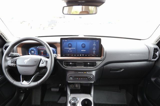 Used 2025 Ford Bronco Sport Outer Banks image 11