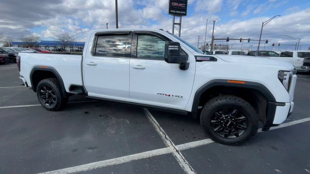 Used 2024 GMC Sierra 2500 AT4 w/ AT4 Premium Plus Package AWD/4WD image 3
