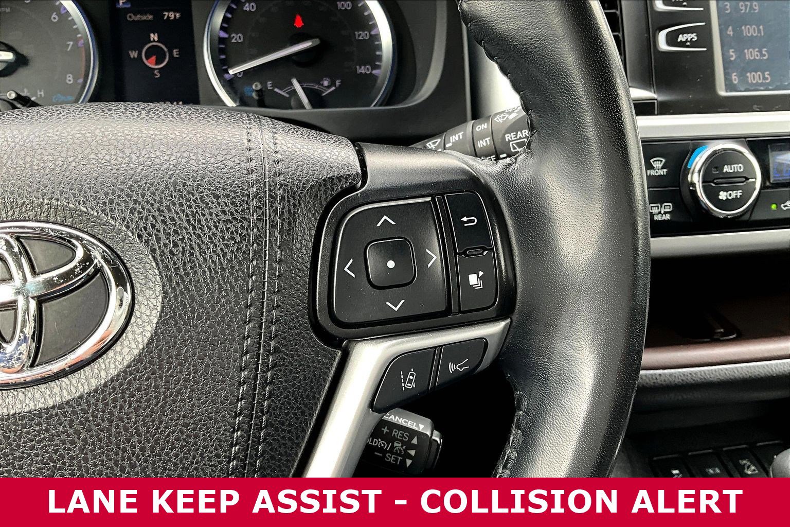 Used 2019 Toyota Highlander XLE image 12