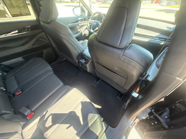 Used 2025 INFINITI QX60 Pure w/ Cargo Package FWD image 17